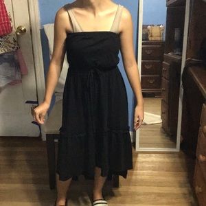 Black sleeveless dress